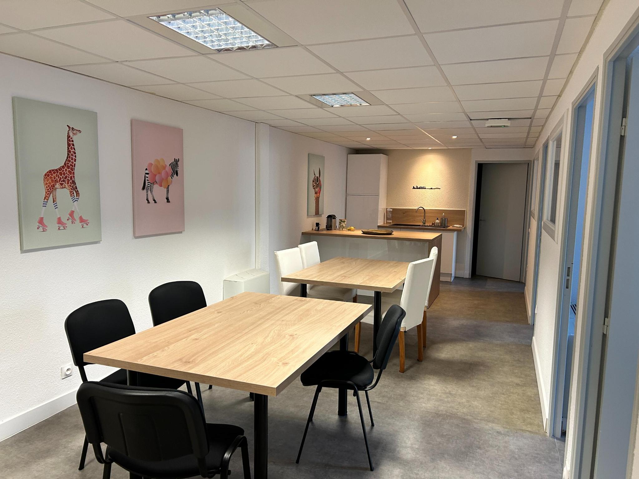 Location bureau privatif résidence Le Neuilly Nîmes espace commun